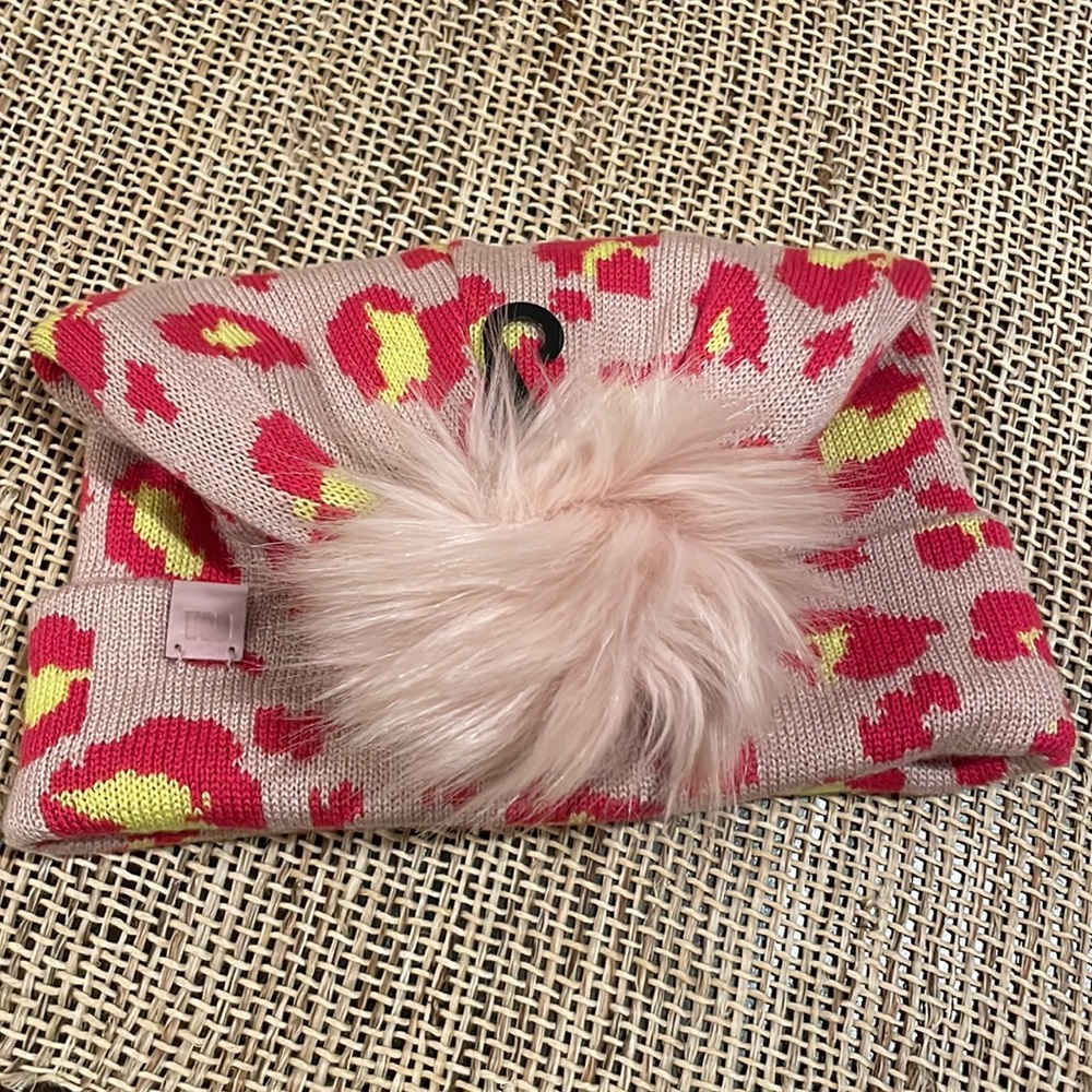 UGG Leonarra Pom Pom Beanie, NWT - Picture 8 of 9